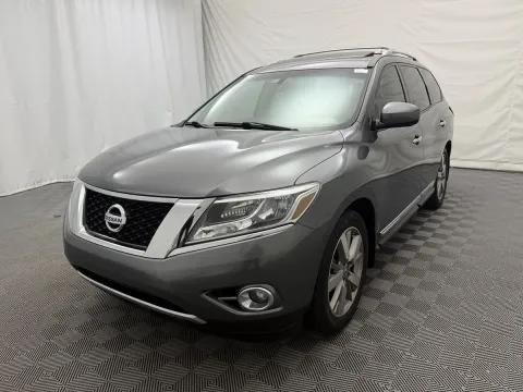 Photos of 2016 Nissan Pathfinder Platinum for sale in Arlington Heights, IL at Autos of Chicago