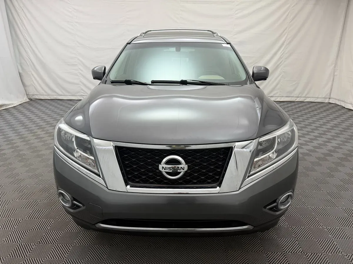 Nissan Pathfinder photo 3