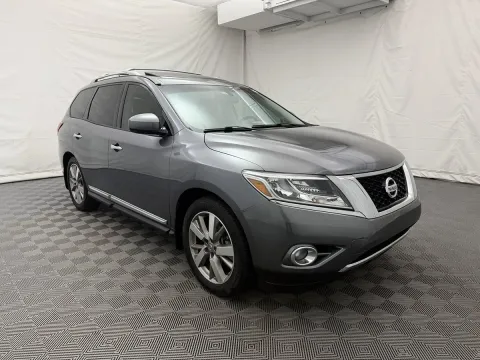 More photos of 2016 Nissan Pathfinder Platinum at Autos of Chicago, IL