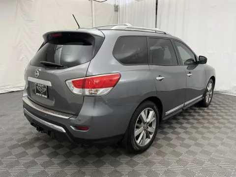 More photos of 2016 Nissan Pathfinder Platinum at Autos of Chicago, IL