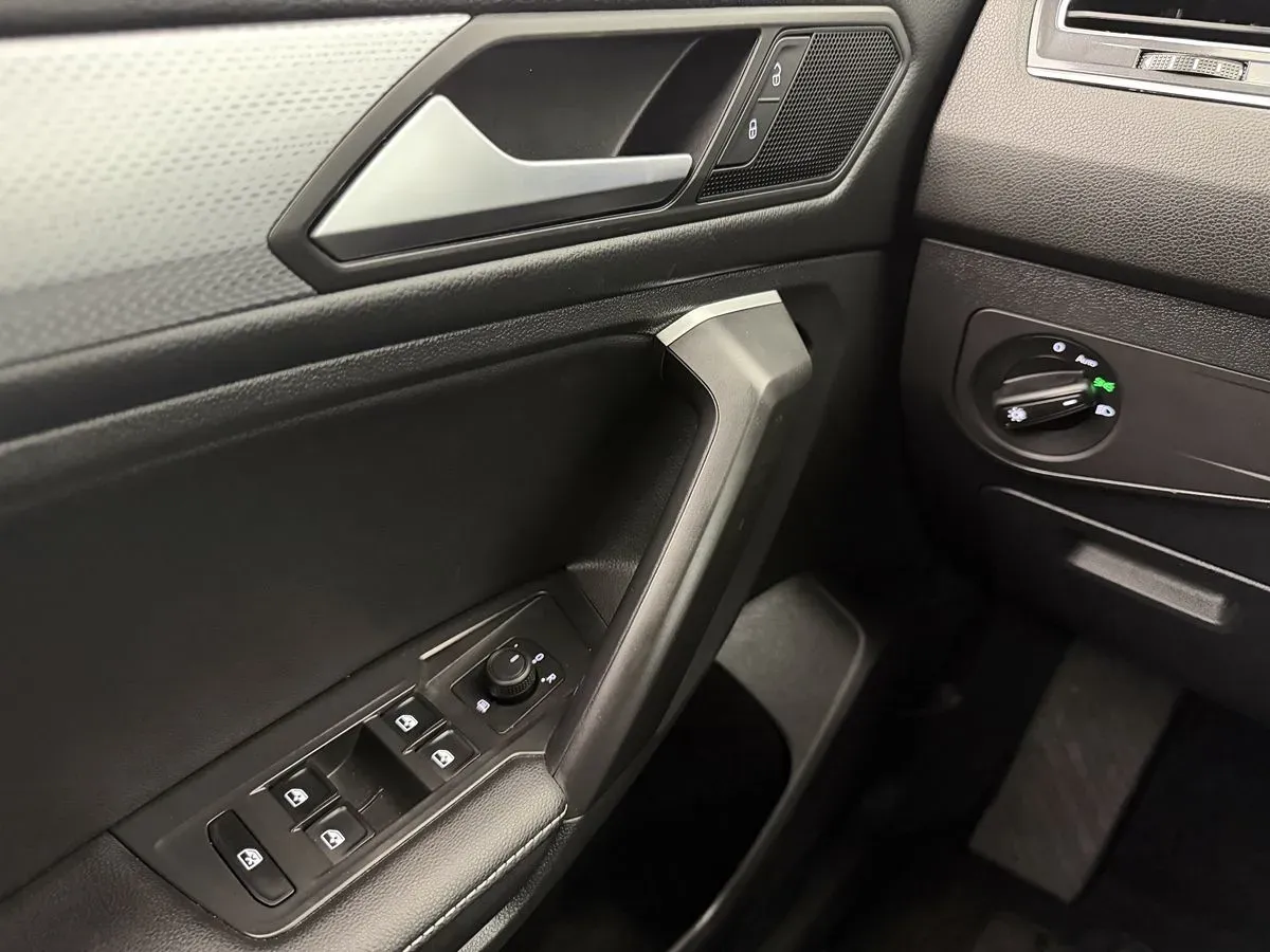 Volkswagen Tiguan photo 14