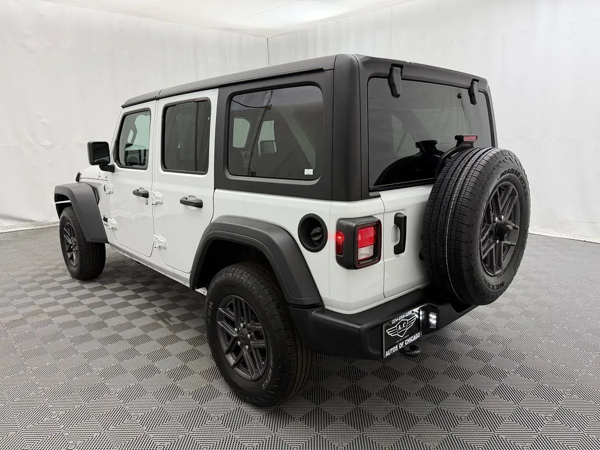 Jeep Wrangler photo 6