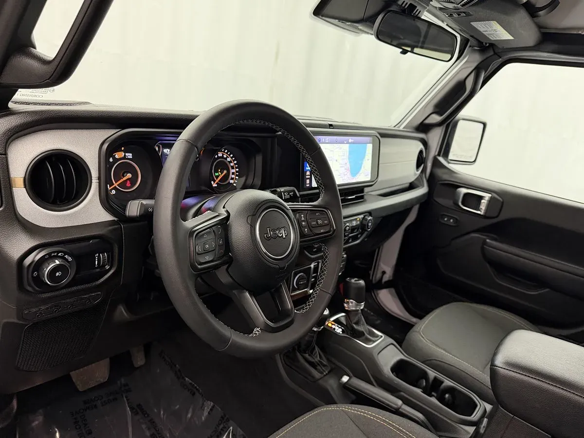 Jeep Wrangler photo 11