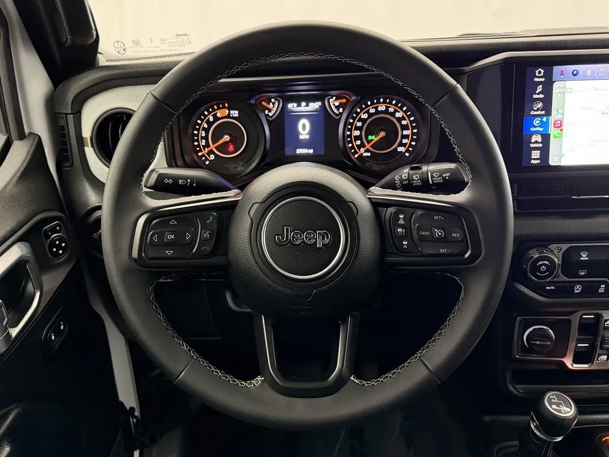 Jeep Wrangler photo 13