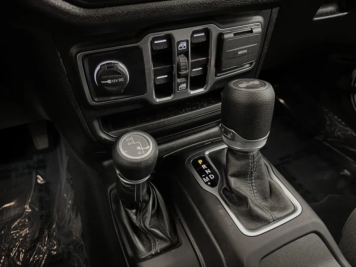 Jeep Wrangler photo 27