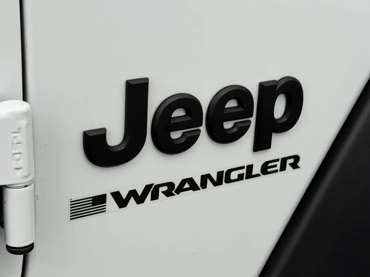 Jeep Wrangler photo 7