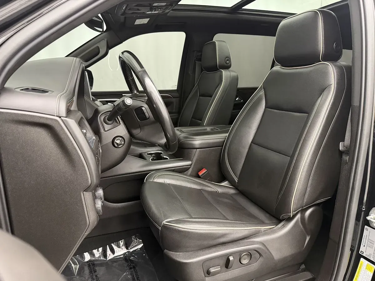 Chevrolet Suburban photo 10
