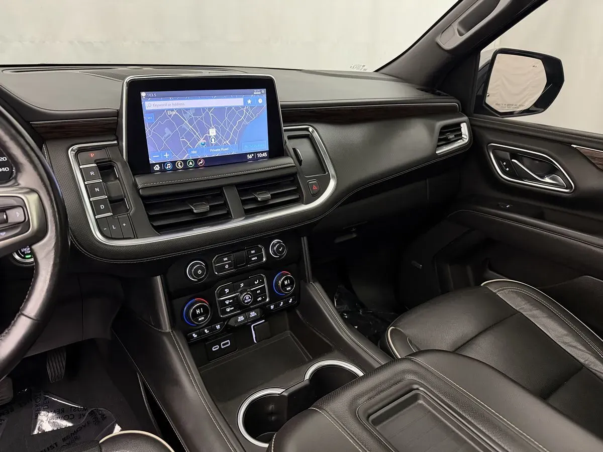 Chevrolet Suburban photo 17