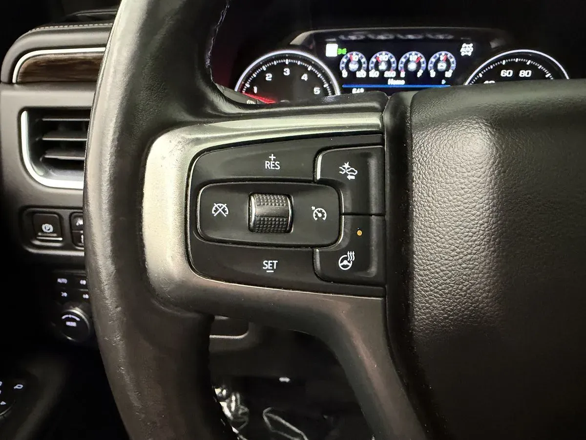 Chevrolet Suburban photo 12