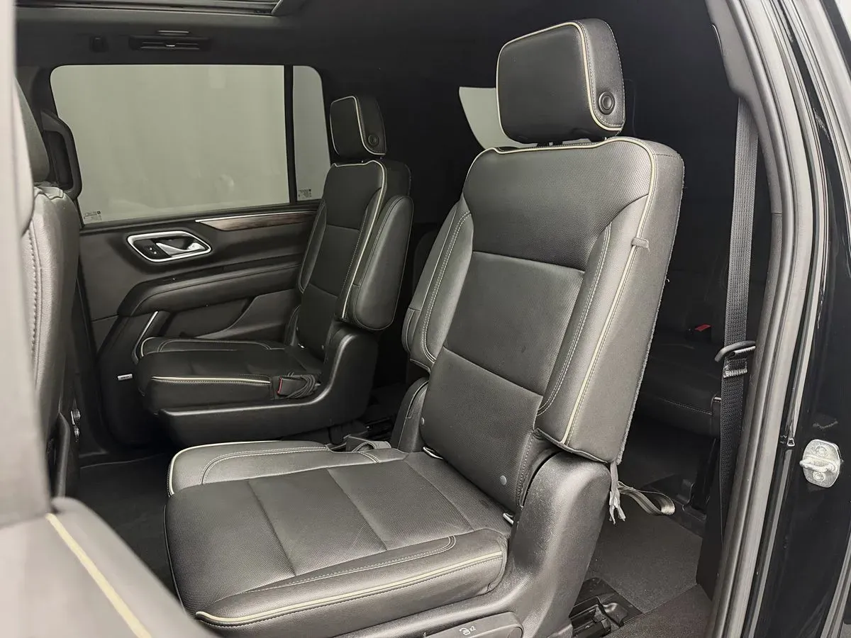Chevrolet Suburban photo 31