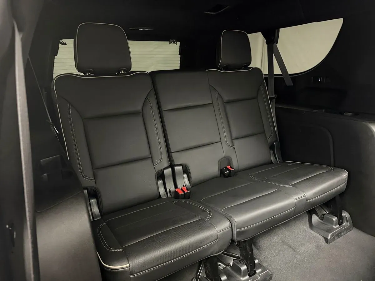 Chevrolet Suburban photo 35
