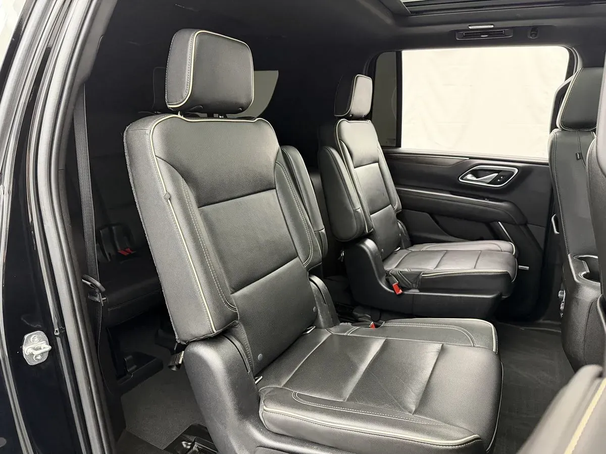 Chevrolet Suburban photo 33