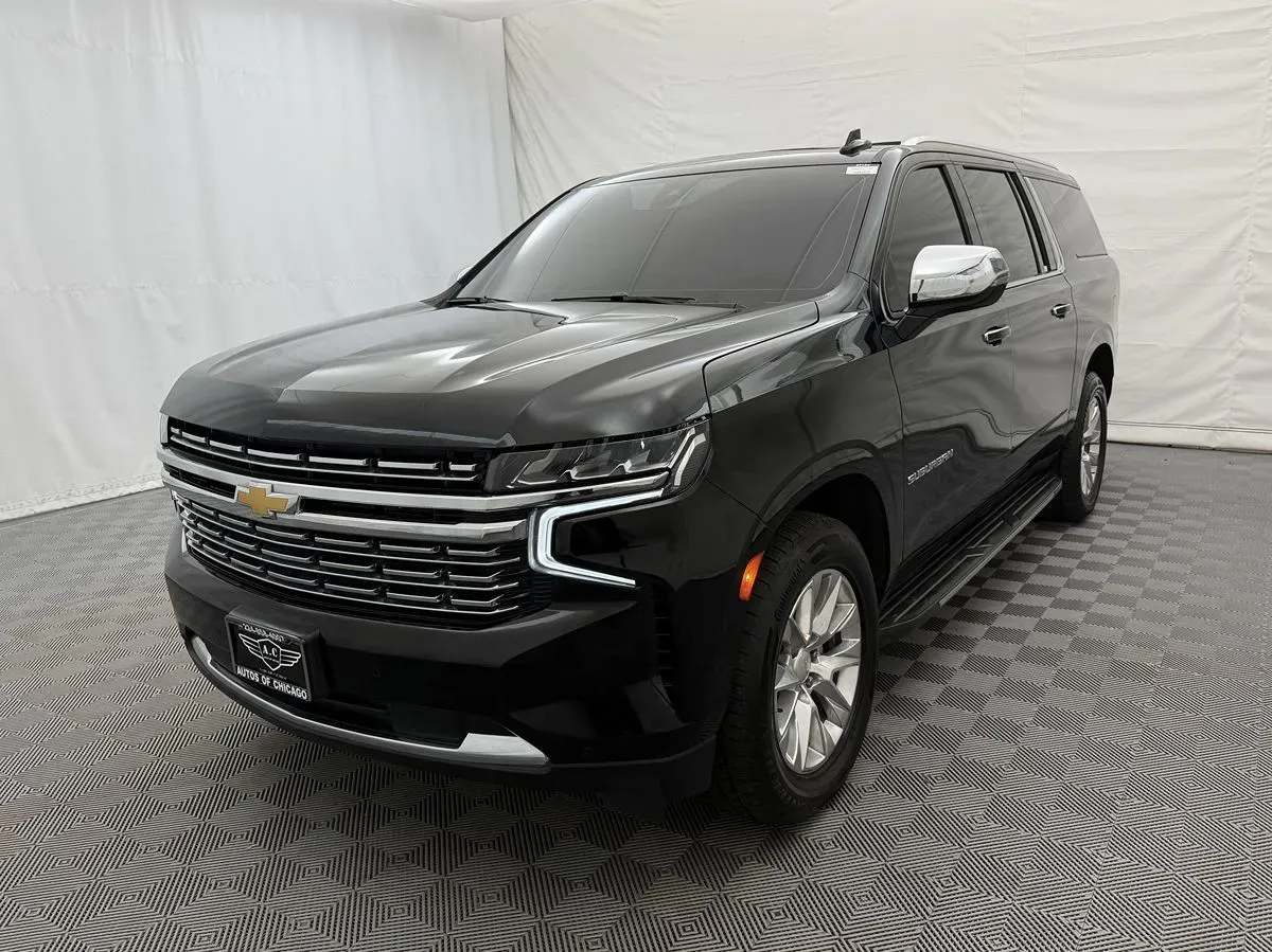 Chevrolet Suburban photo 2