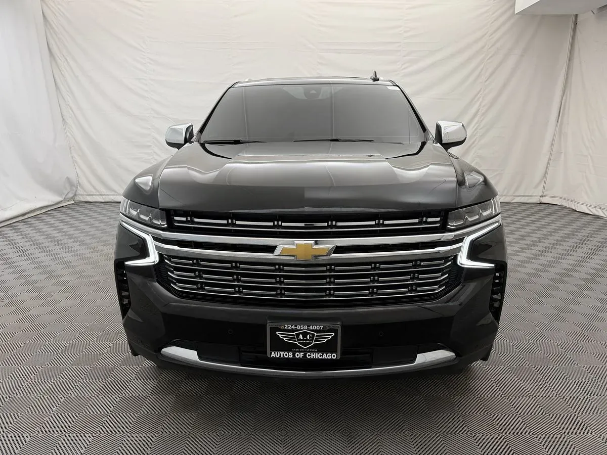 Chevrolet Suburban photo 3