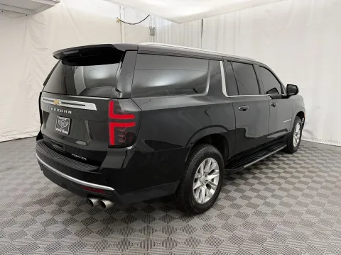 More photos of 2021 Chevrolet Suburban Premier at Autos of Chicago, IL