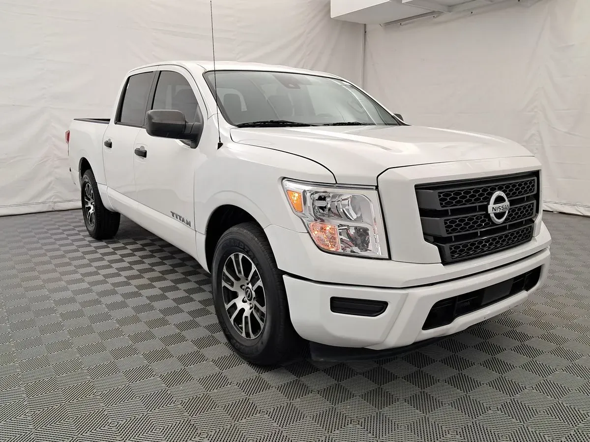 Nissan Titan photo 3
