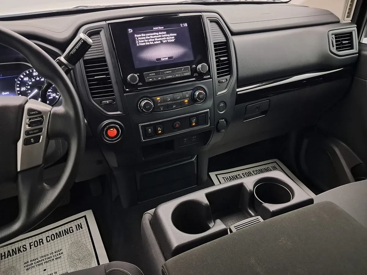 Nissan Titan photo 18