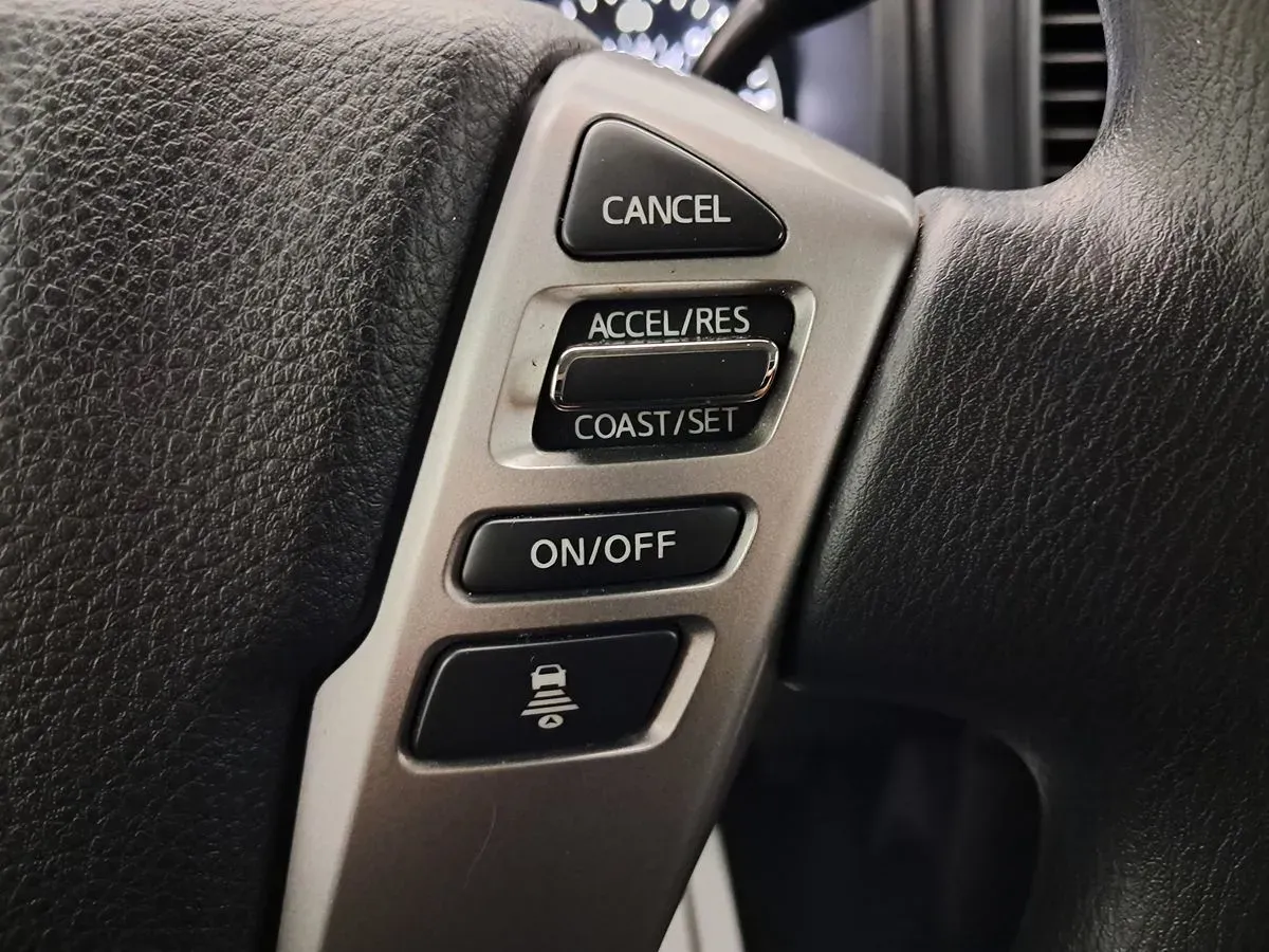 Nissan Titan photo 15