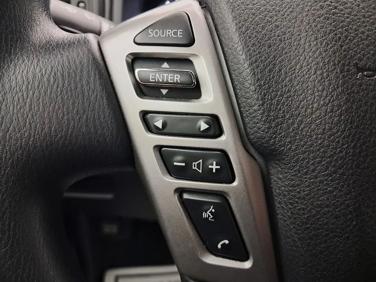Nissan Titan photo 16