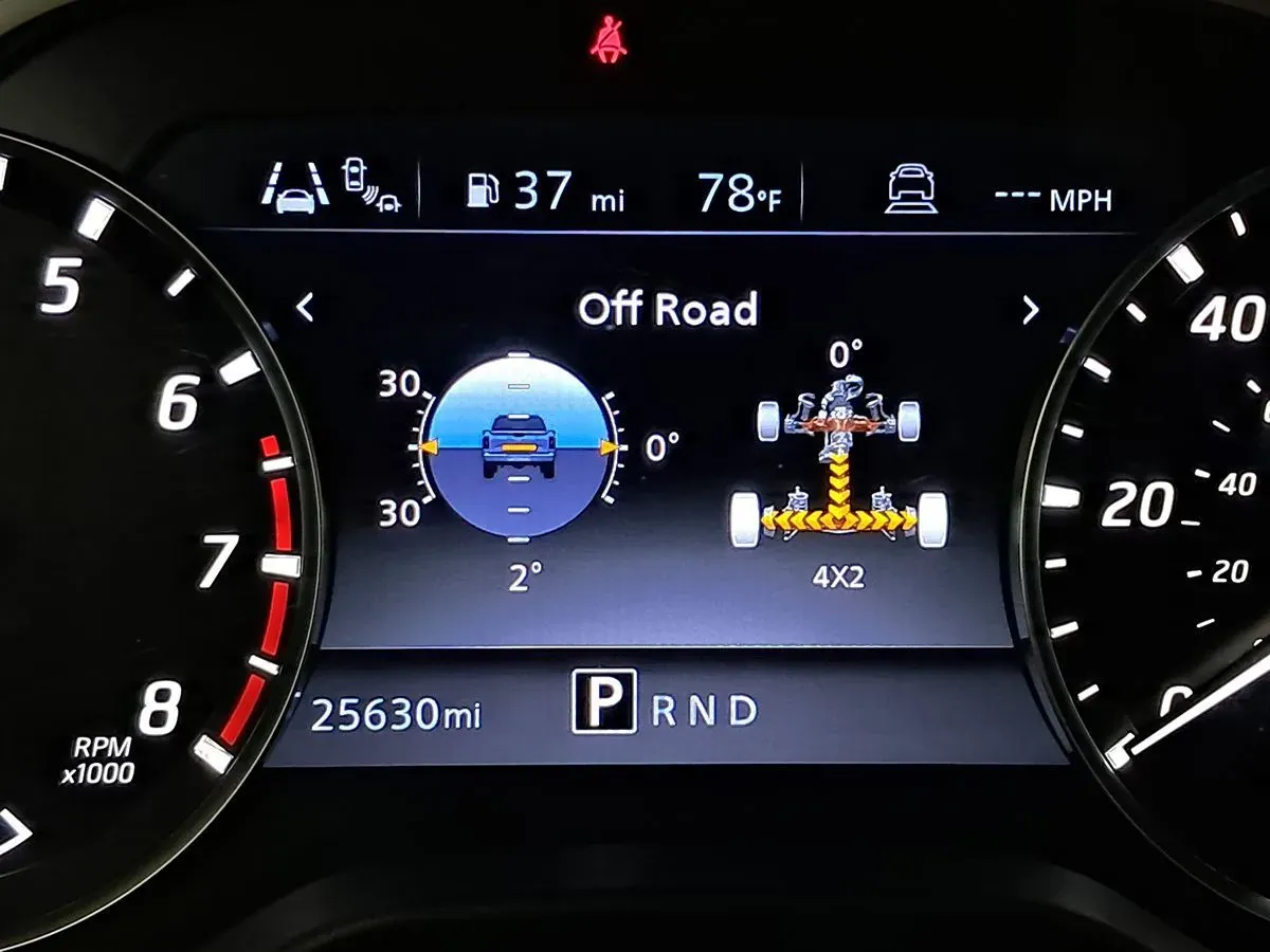 Nissan Titan photo 14