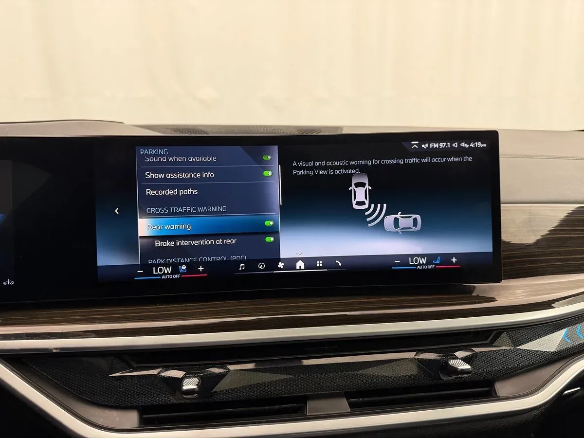 BMW X6 photo 31