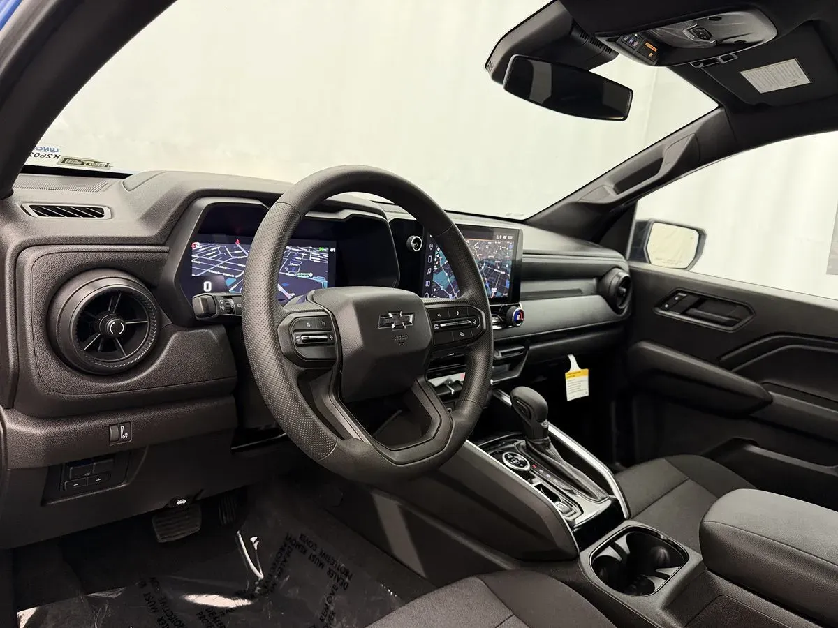 Chevrolet Colorado photo 9