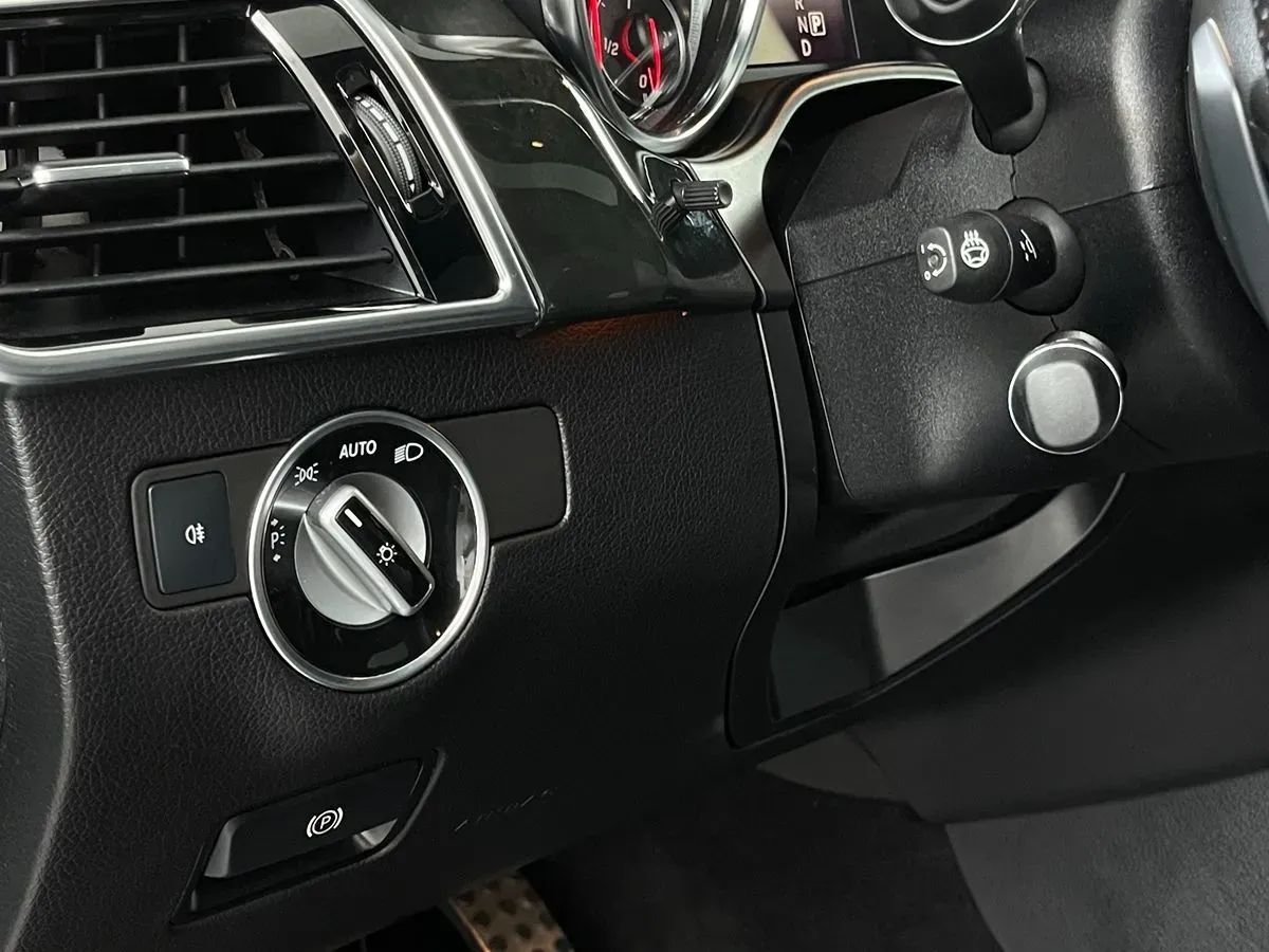 Mercedes-Benz GLE photo 16