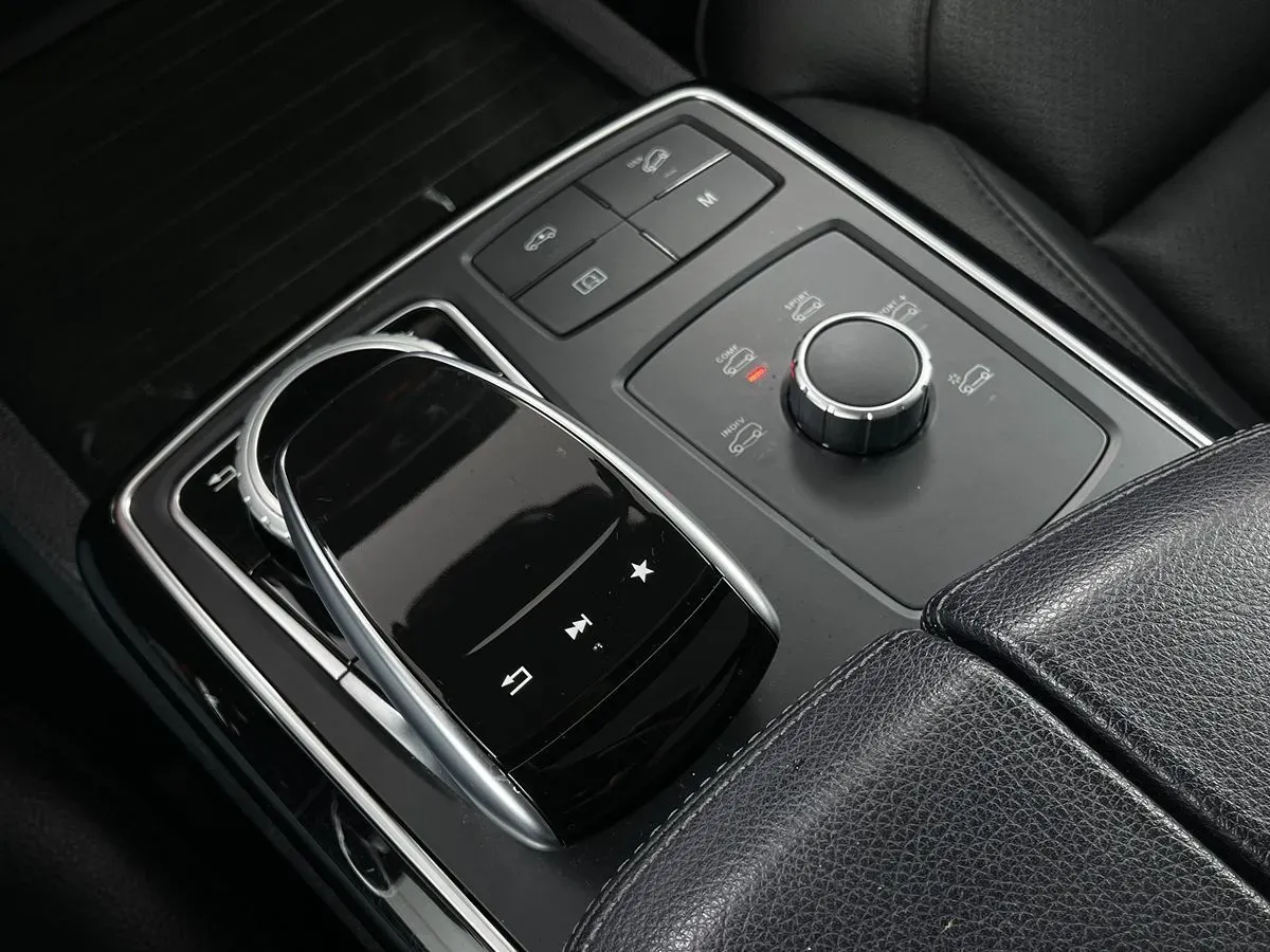 Mercedes-Benz GLE photo 31