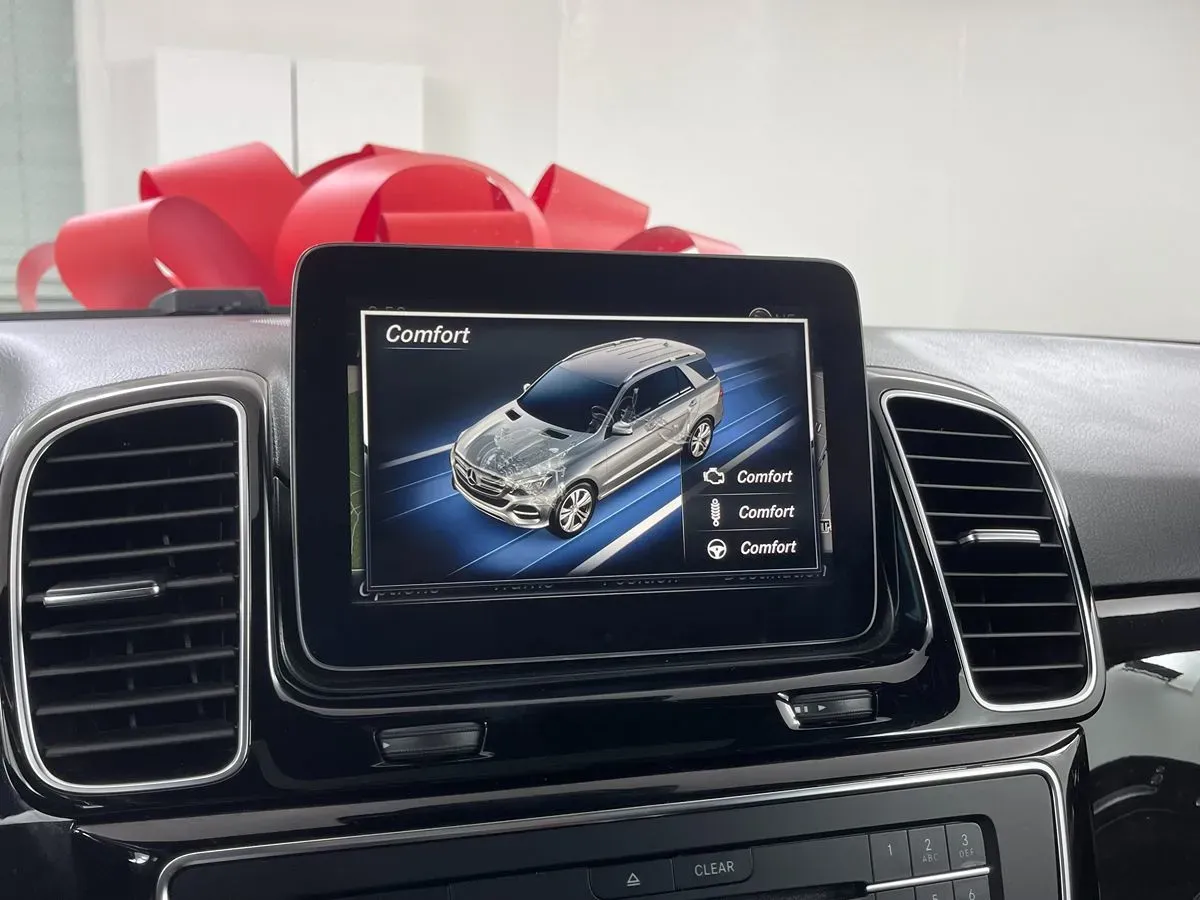 Mercedes-Benz GLE photo 26
