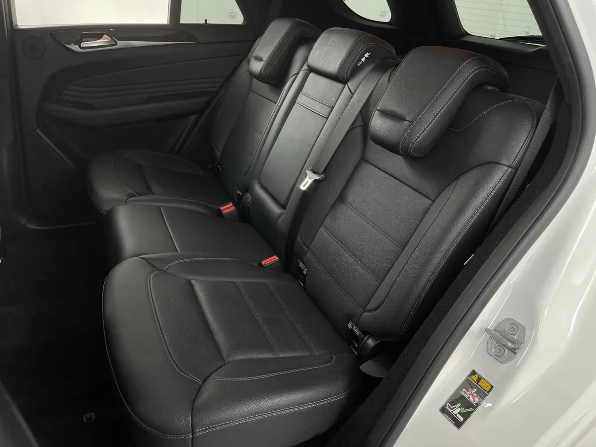 Mercedes-Benz GLE photo 33
