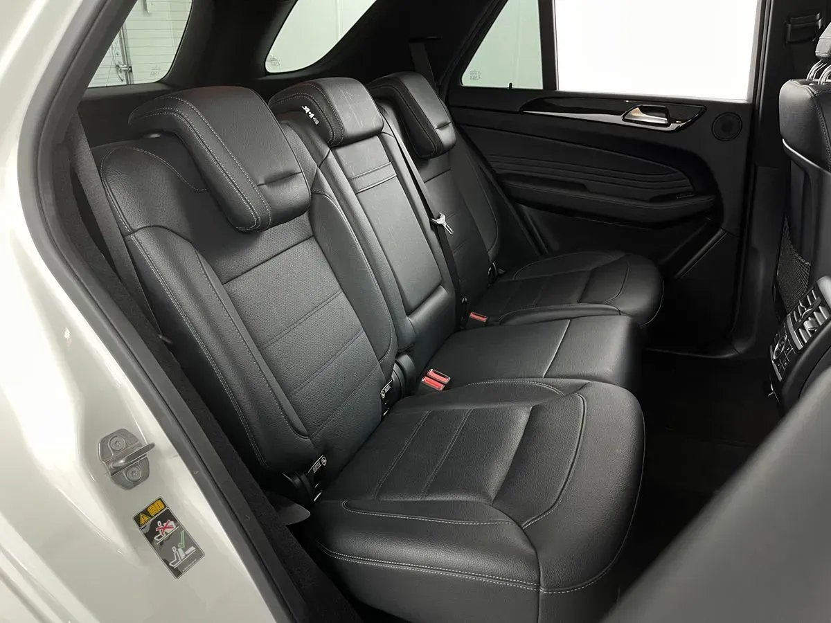Mercedes-Benz GLE photo 35