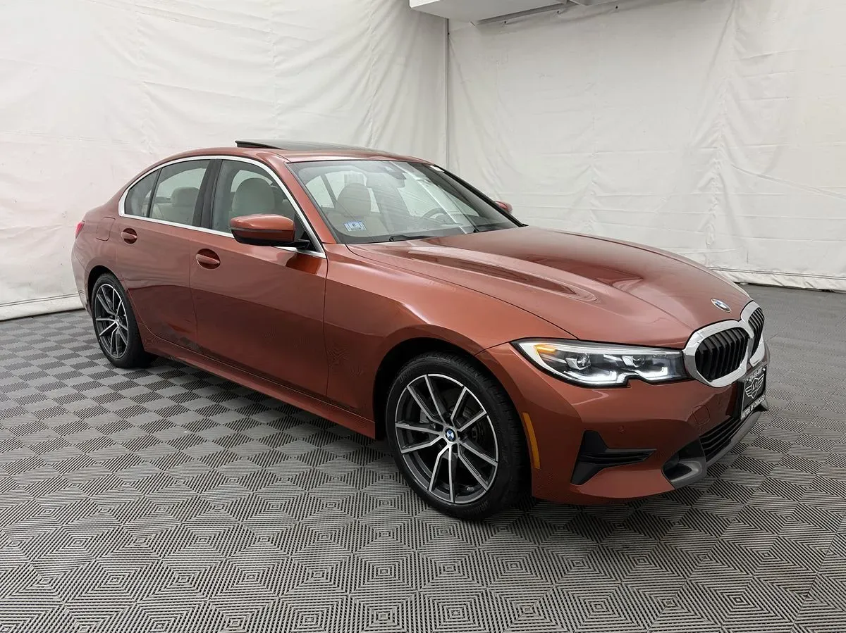 BMW 3 Series photo 4