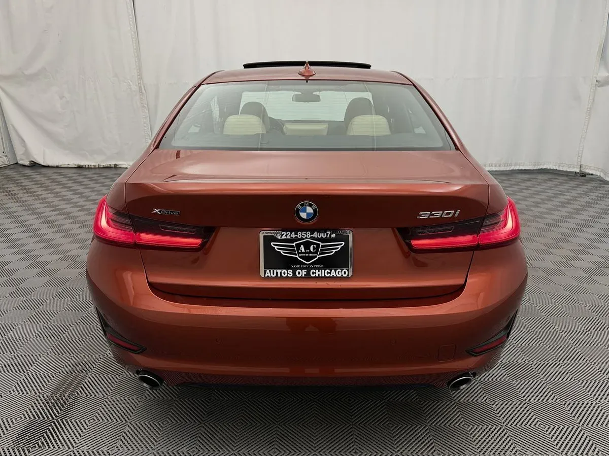 BMW 3 Series photo 6