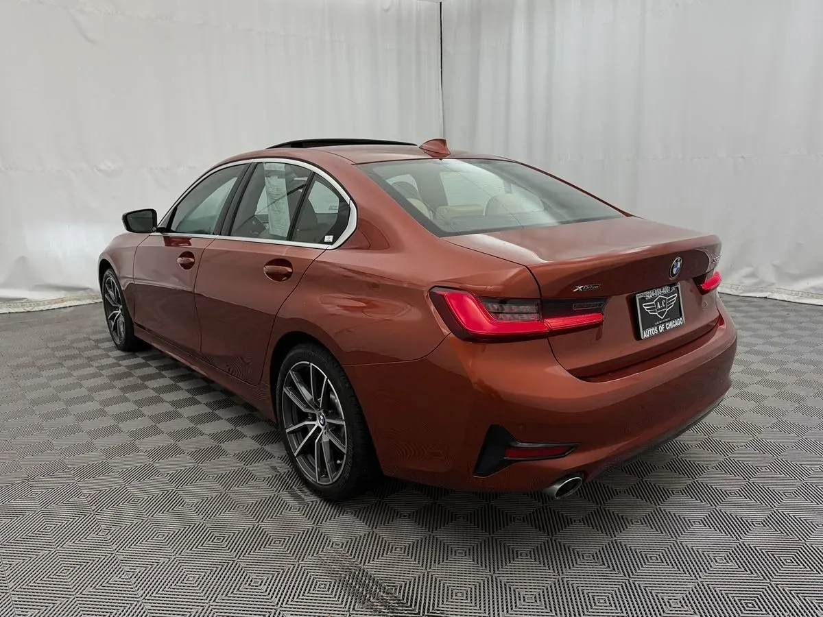 BMW 3 Series photo 7