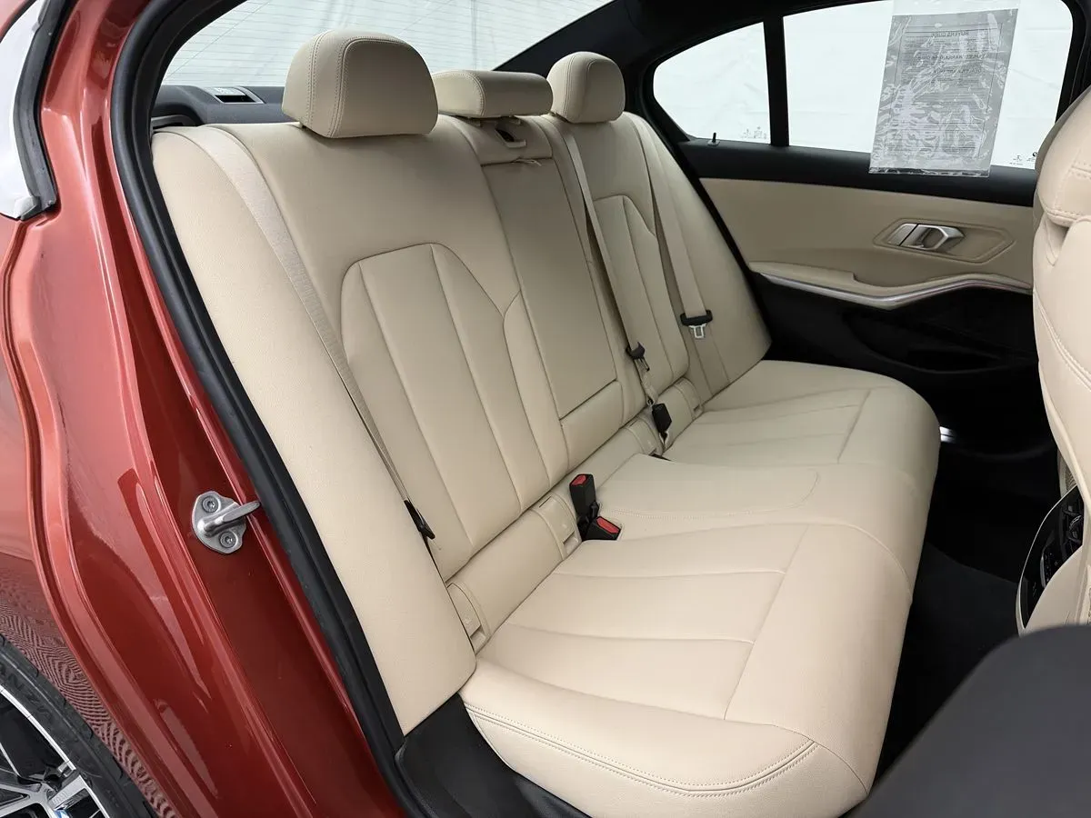 BMW 3 Series photo 31