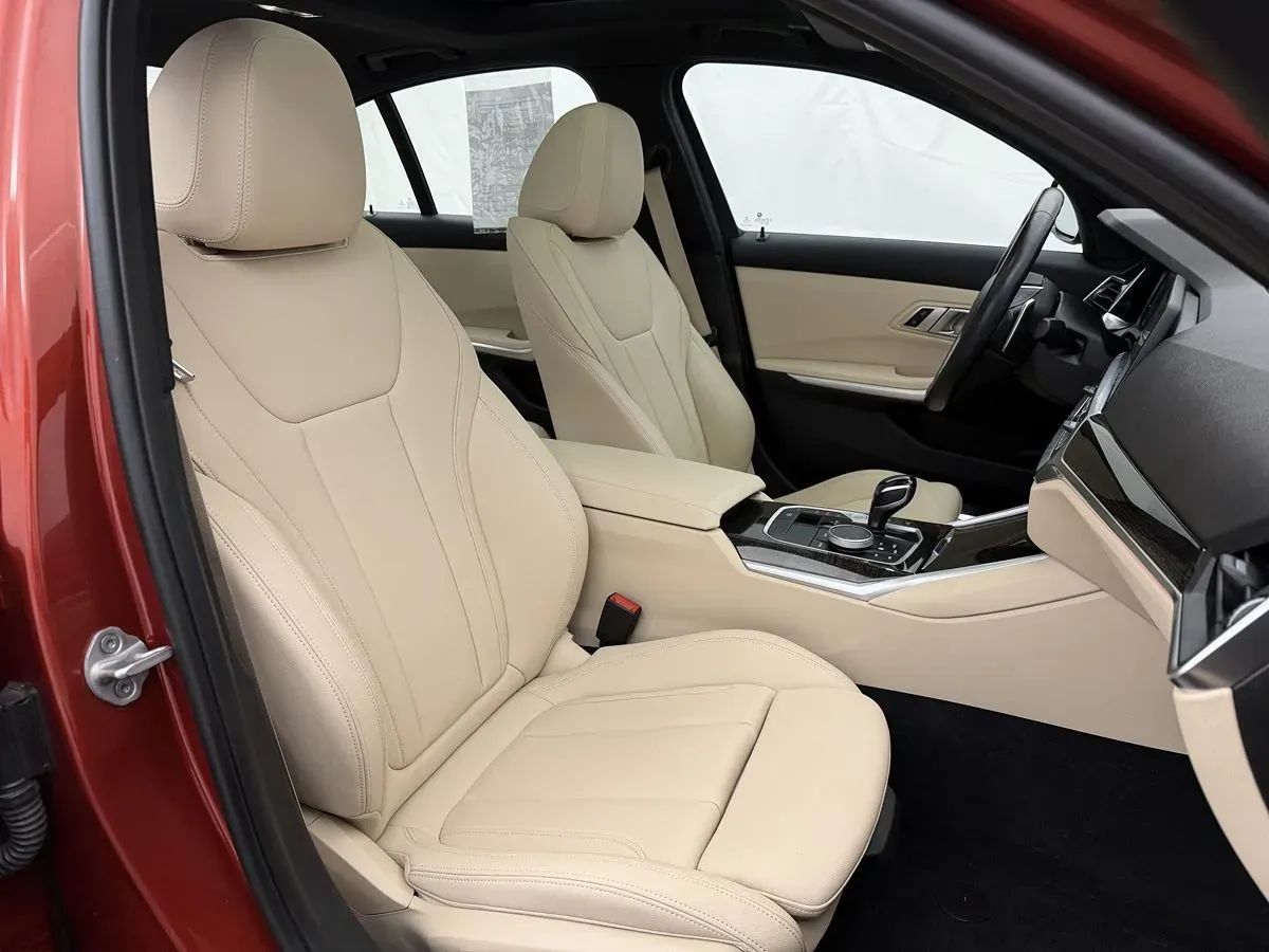 BMW 3 Series photo 32