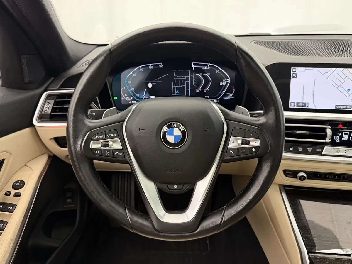 BMW 3 Series photo 11