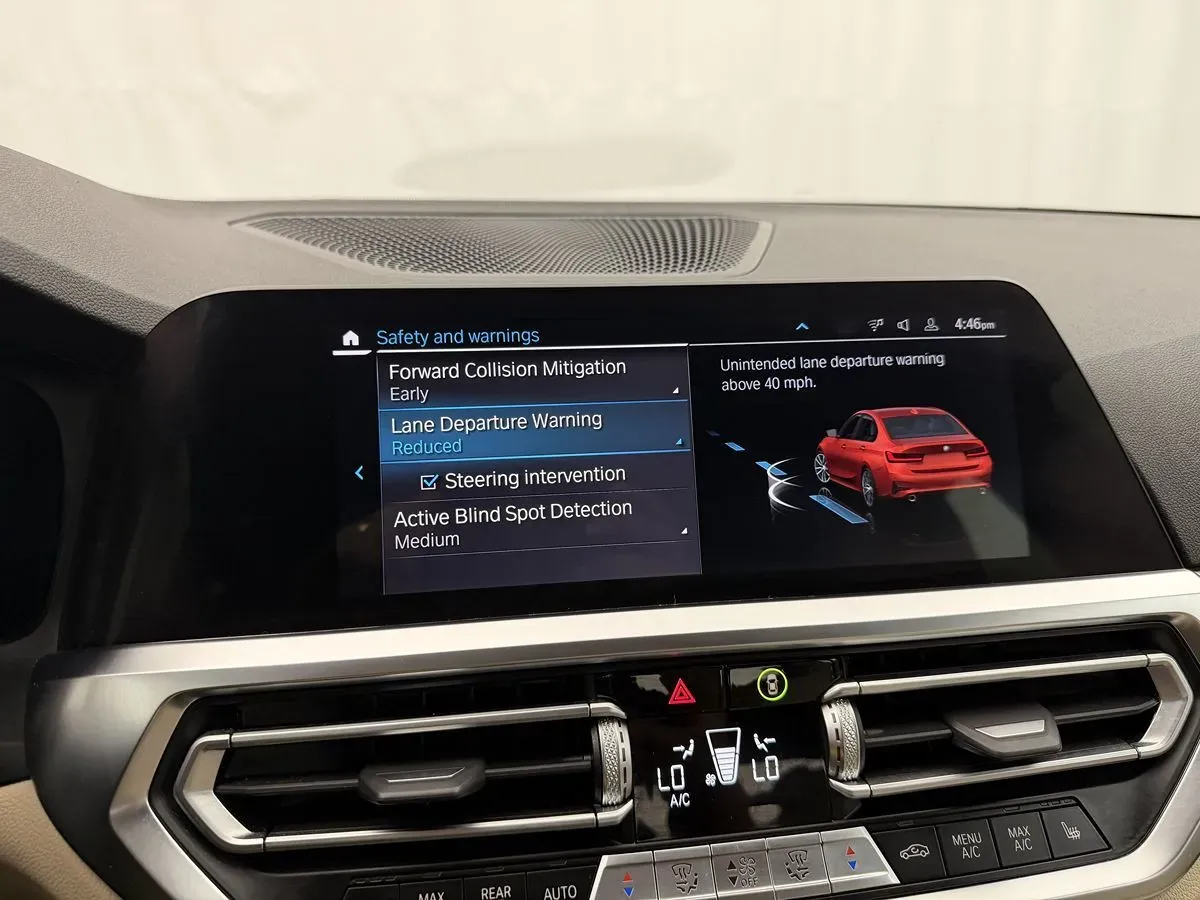 BMW 3 Series photo 20