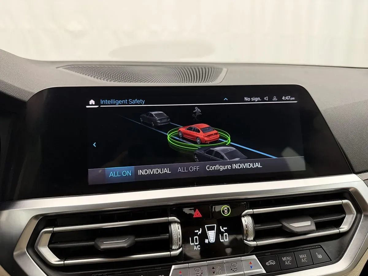 BMW 3 Series photo 19