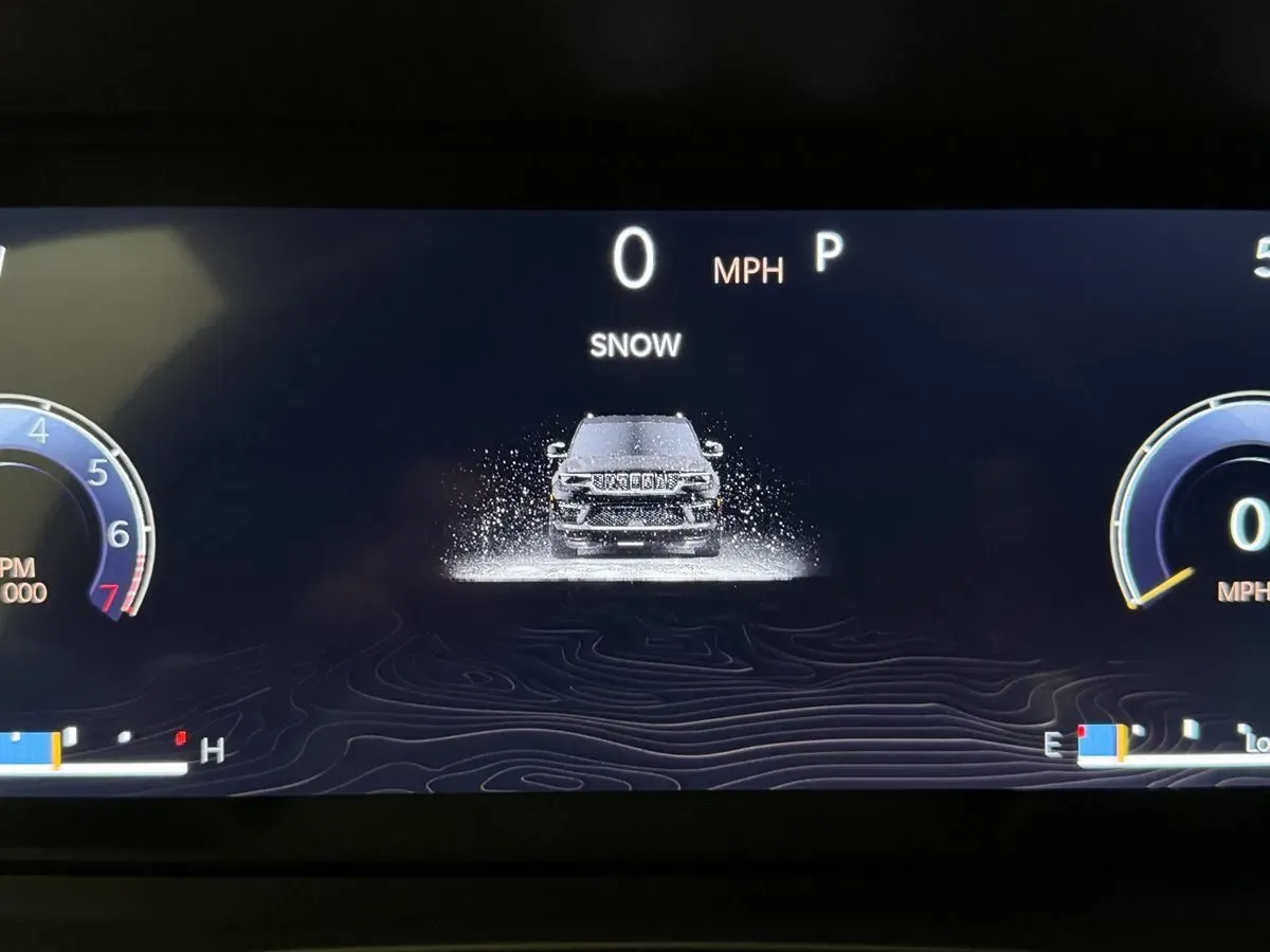 Jeep Grand Cherokee photo 15