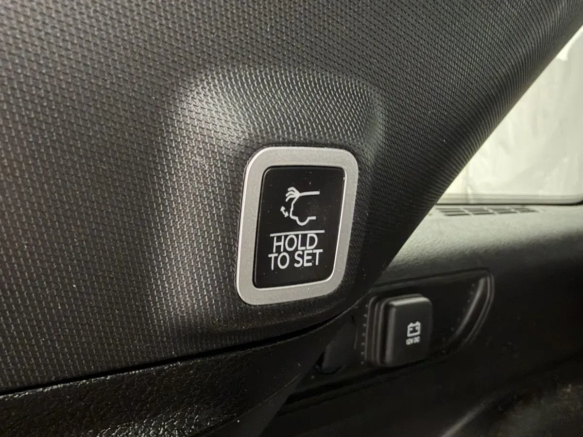 Jeep Grand Cherokee photo 39