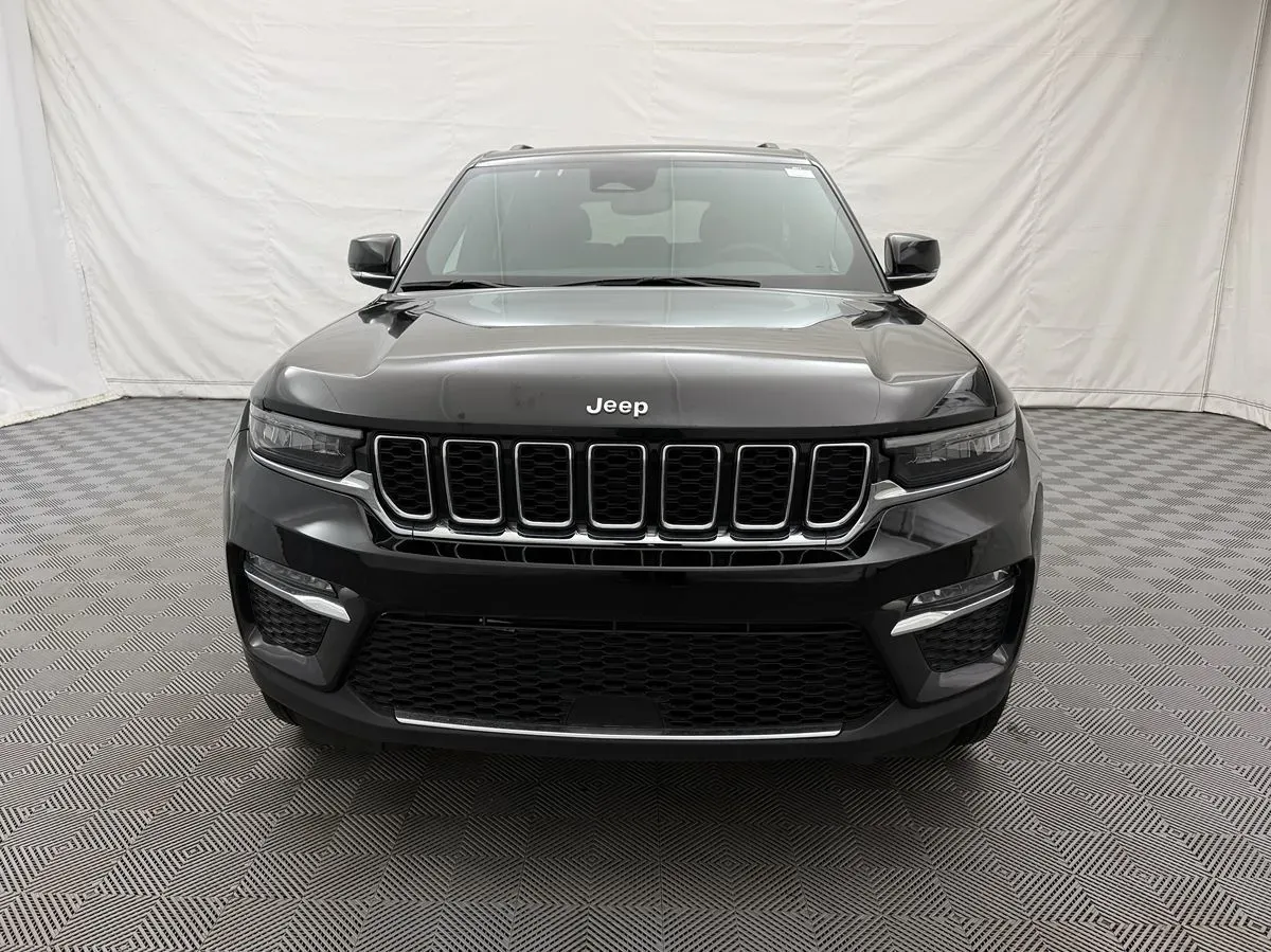 Jeep Grand Cherokee photo 2
