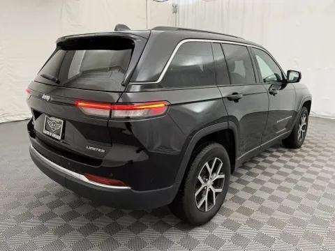 More photos of 2024 Jeep Grand Cherokee Limited at Autos of Chicago, IL