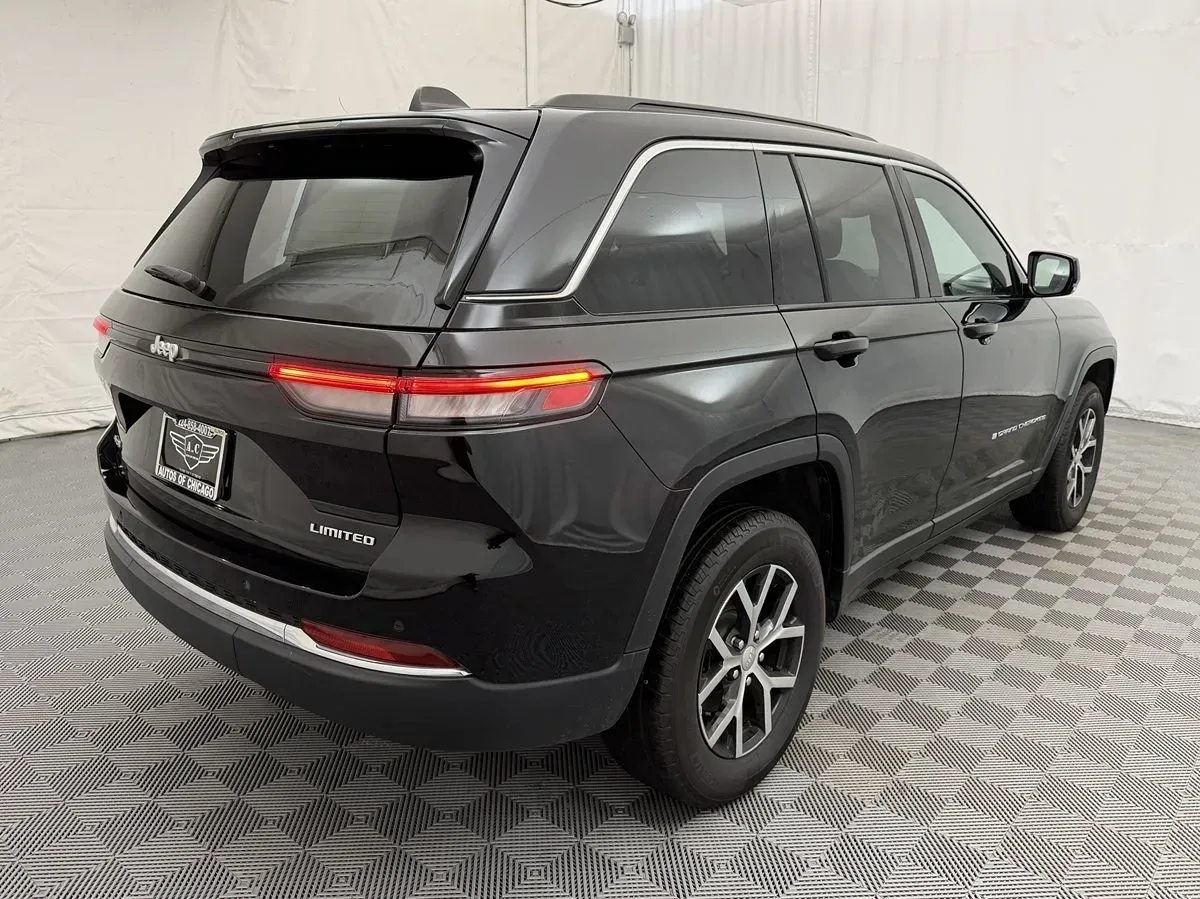 Jeep Grand Cherokee photo 4
