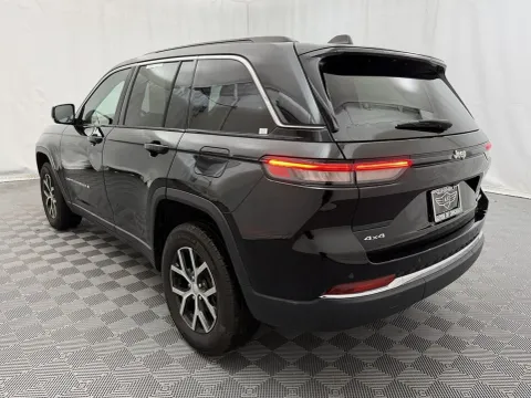 More photos of 2024 Jeep Grand Cherokee Limited at Autos of Chicago, IL