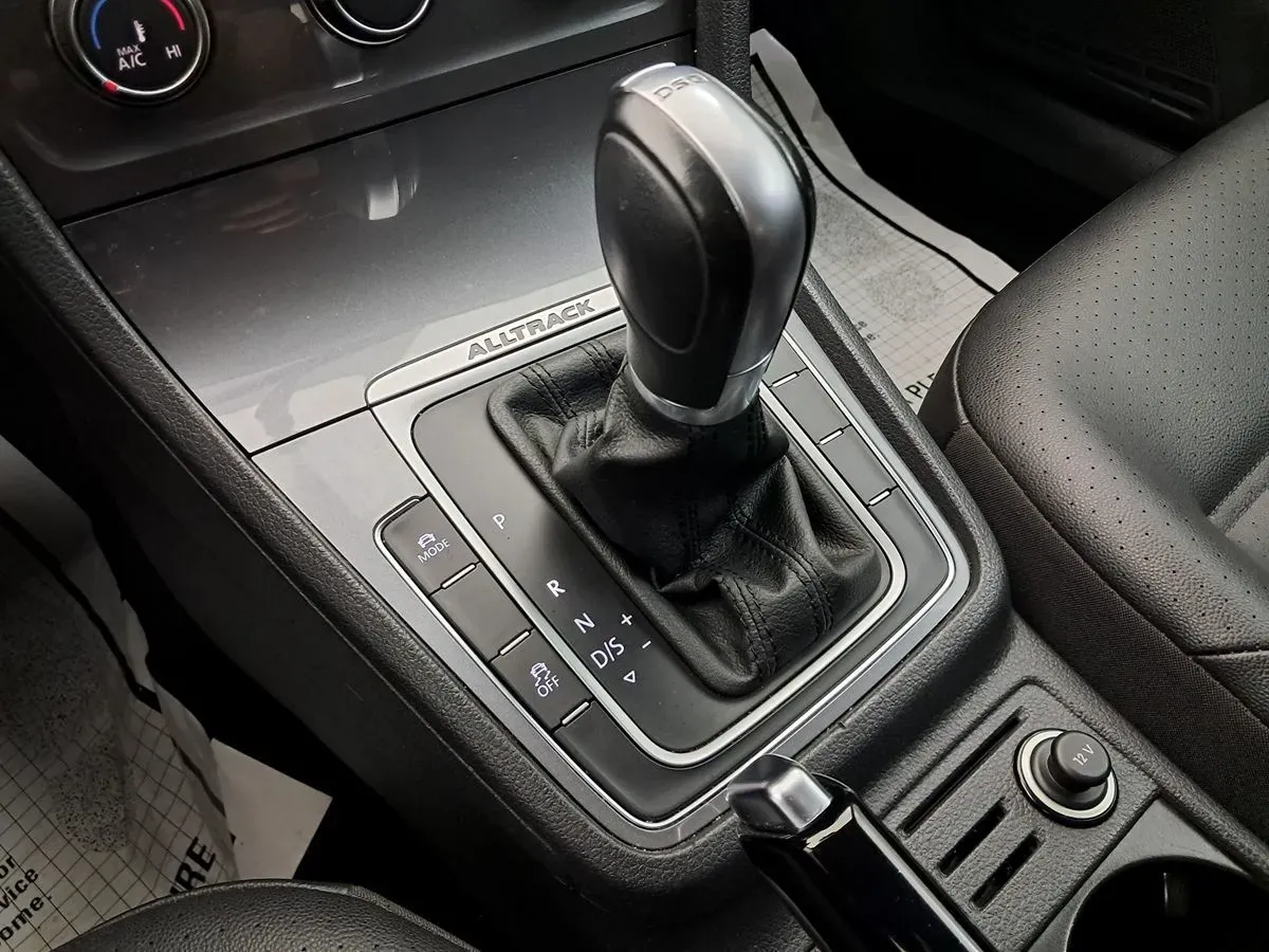Volkswagen Golf Alltrack photo 17