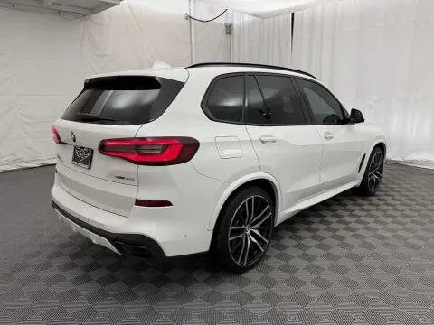 More photos of 2022 BMW X5 xDrive40i at Autos of Chicago, IL