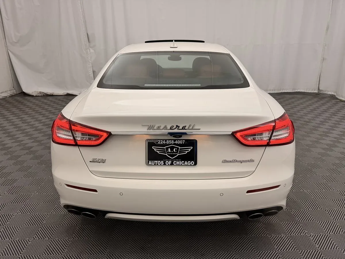 Maserati Quattroporte photo 6