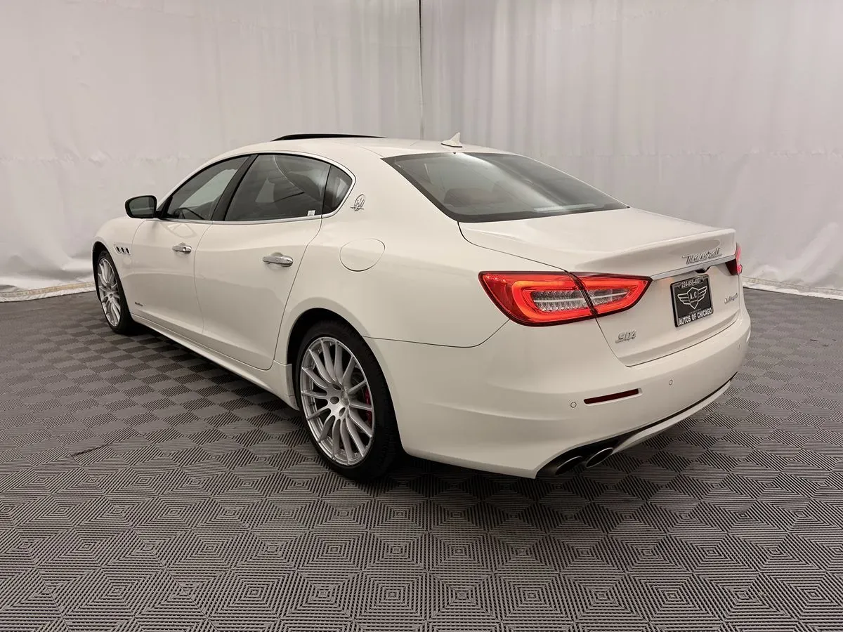 Maserati Quattroporte photo 7