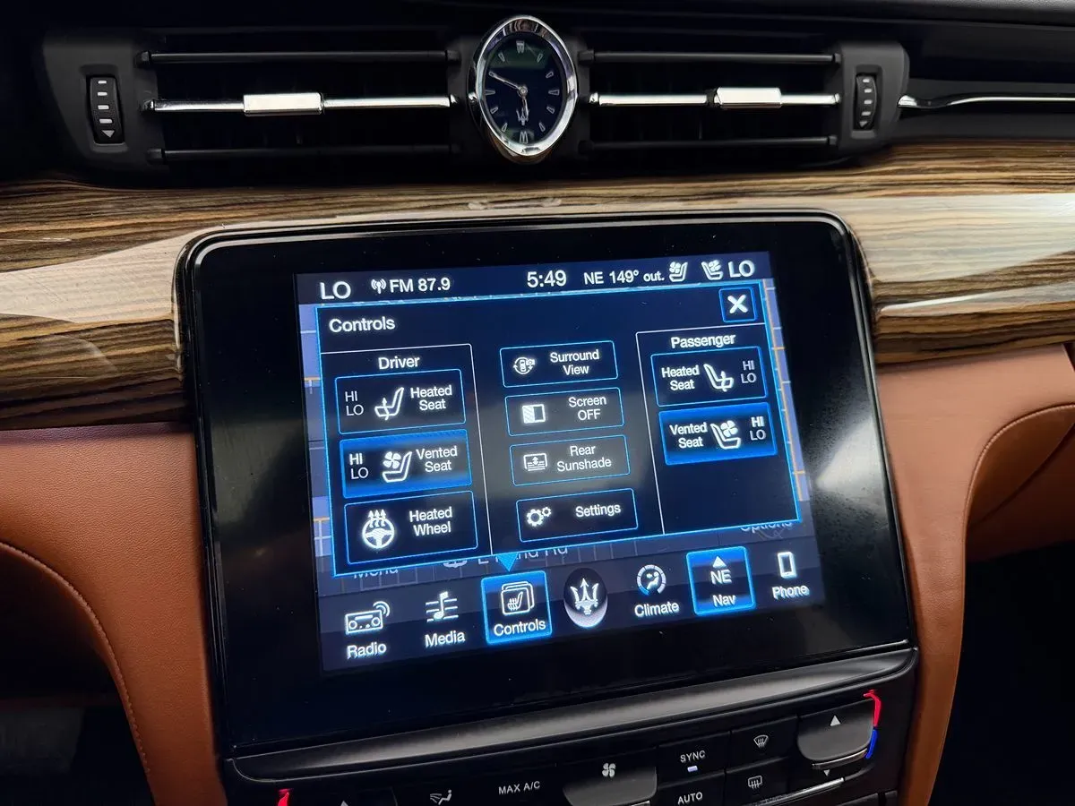 Maserati Quattroporte photo 25